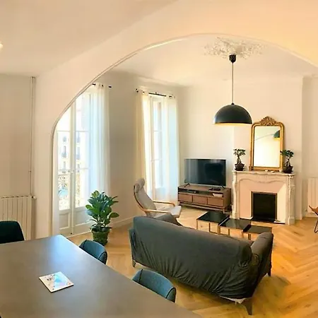 Nice 80M With 2 Balconies -Comfort And Central Daire *